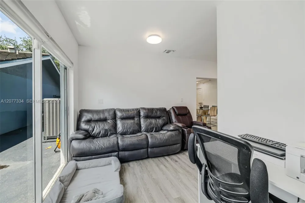 5923 SW 147th Pl Miami, FL 33193