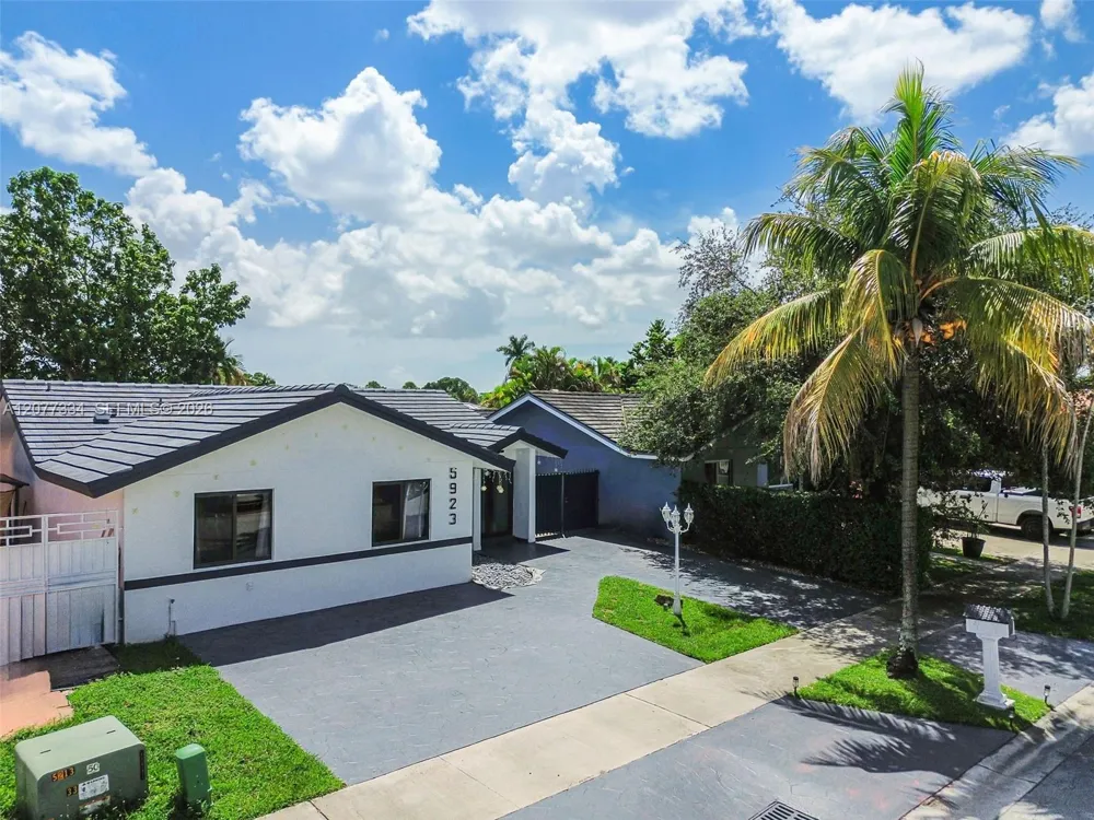 5923 SW 147th Pl Miami, FL 33193