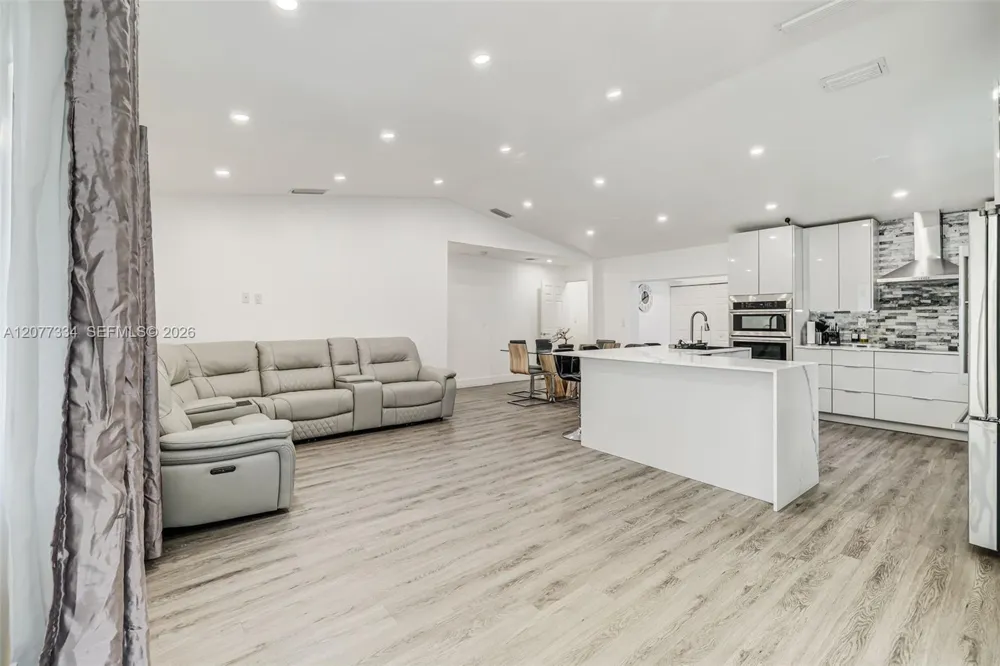5923 SW 147th Pl Miami, FL 33193