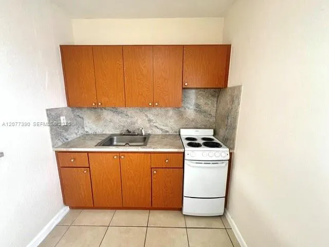 686 NE 85th St #3B Miami, FL 33138