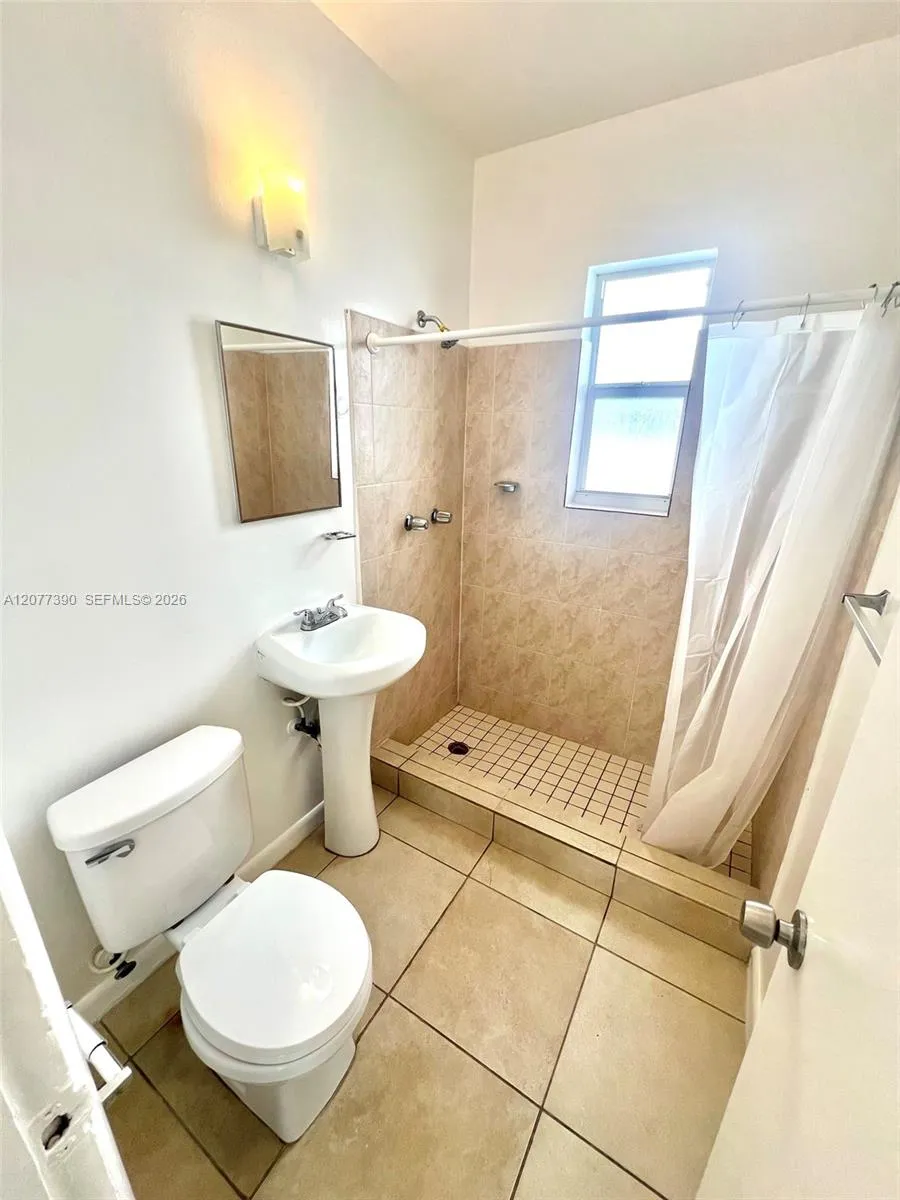 686 NE 85th St #3B Miami, FL 33138