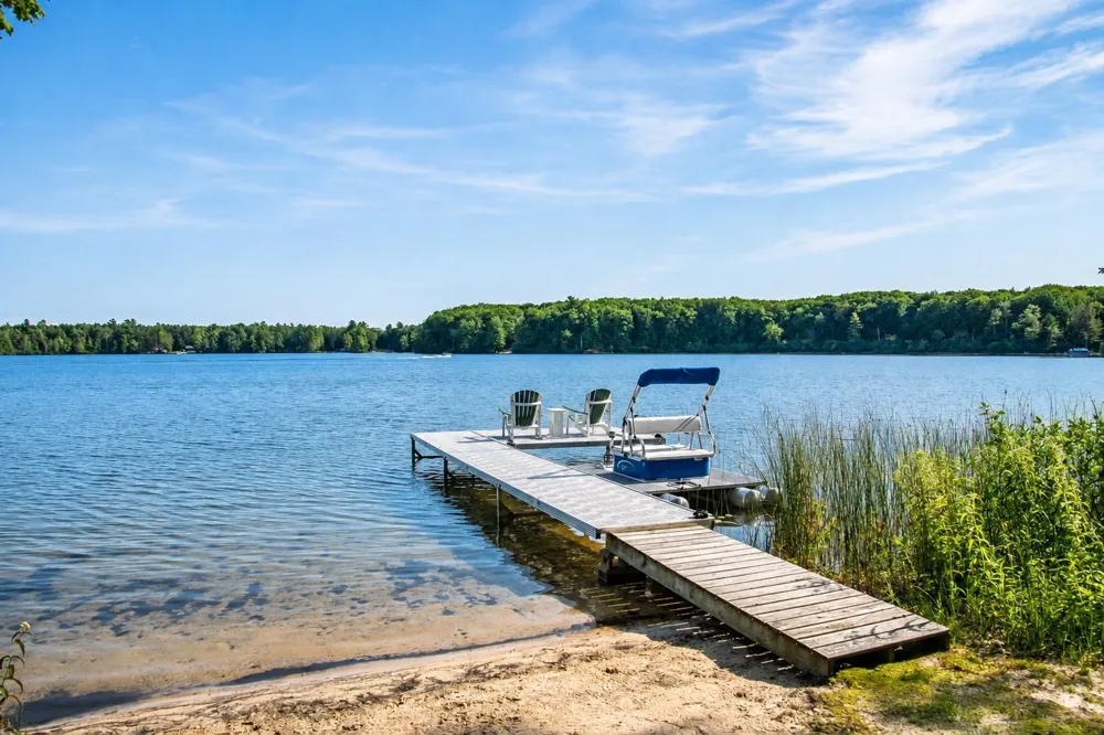 11575 Fredmar Green Lake Township, MI 49643