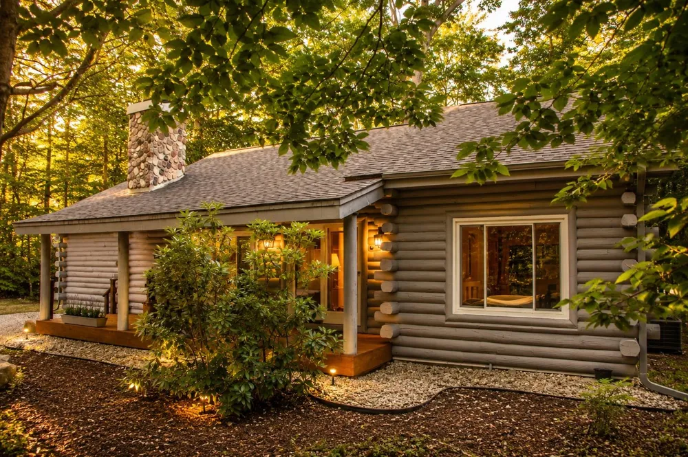 11575 Fredmar Green Lake Township, MI 49643