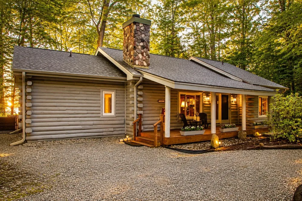 11575 Fredmar Green Lake Township, MI 49643