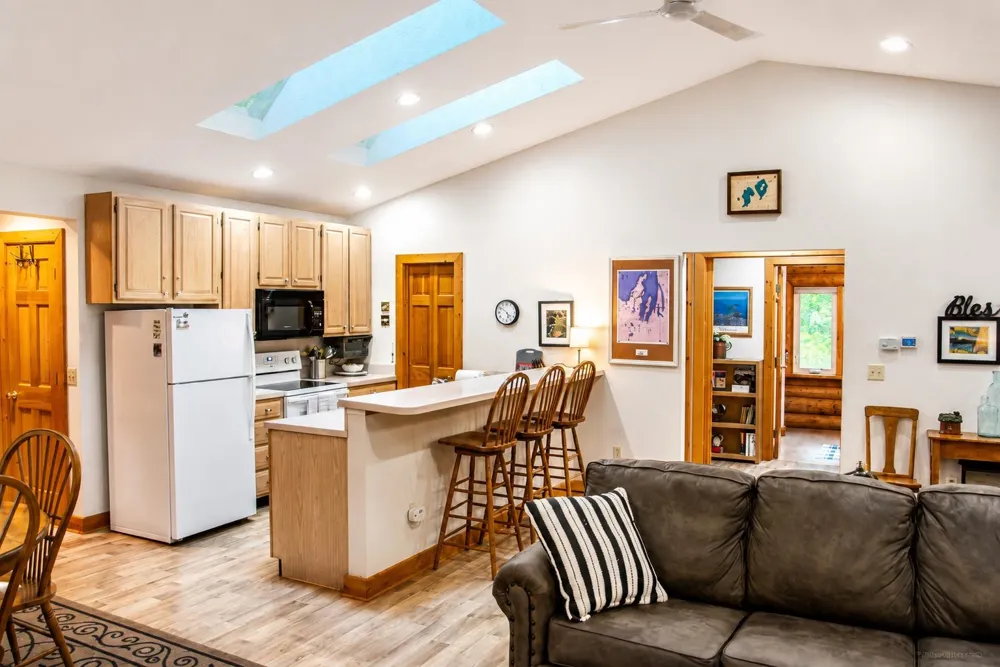 11575 Fredmar Green Lake Township, MI 49643