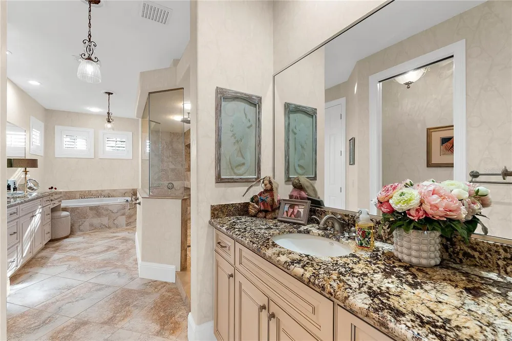 757 HIDEAWAY BAY DRIVE Longboat Key, FL 34228