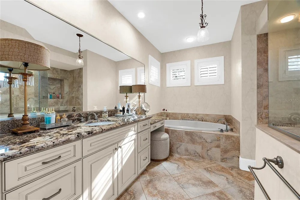757 HIDEAWAY BAY DRIVE Longboat Key, FL 34228