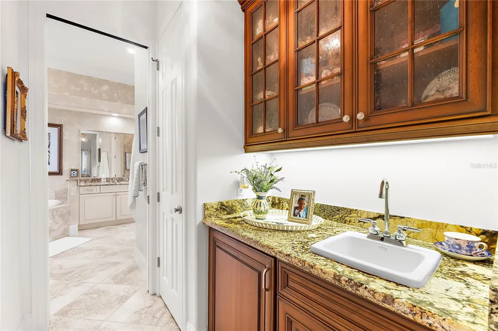 757 HIDEAWAY BAY DRIVE Longboat Key, FL 34228