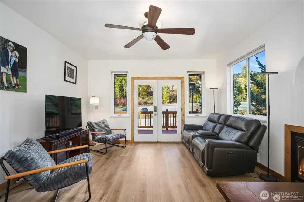 330 Keechelus Drive Snoqualmie Pass, WA 98068