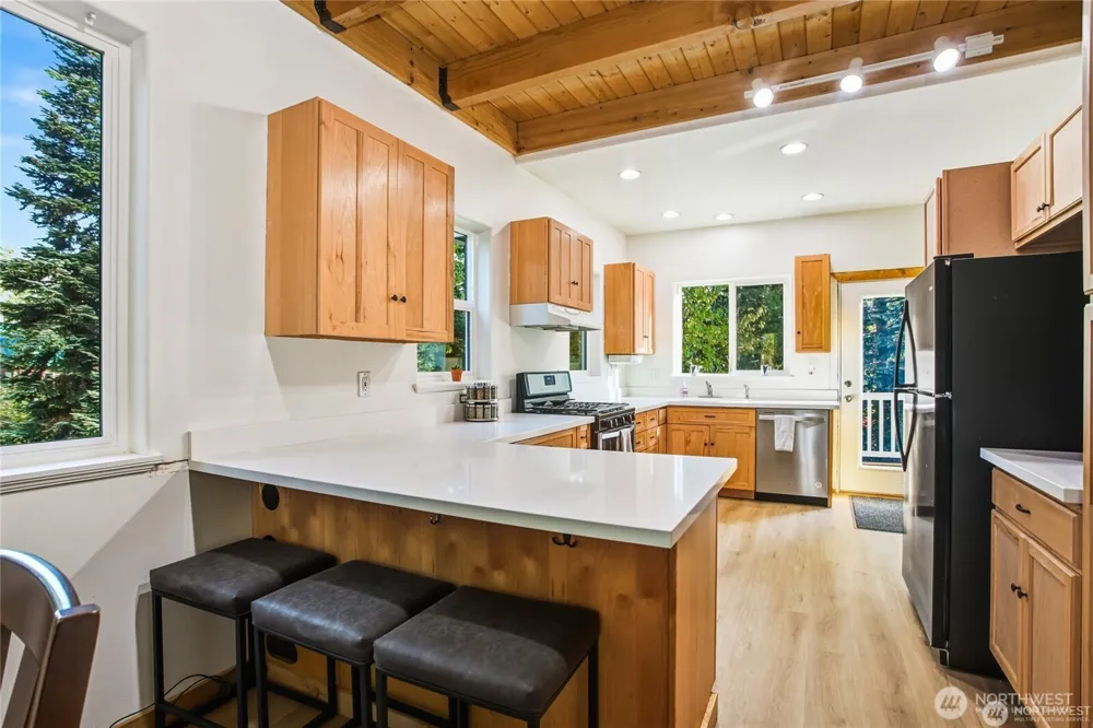 330 Keechelus Drive Snoqualmie Pass, WA 98068