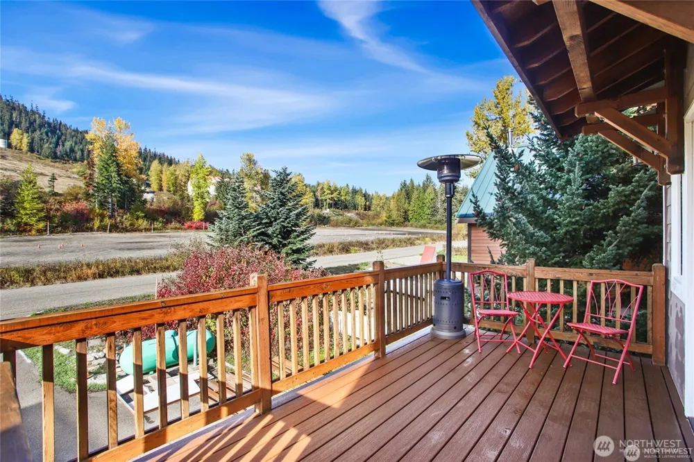 330 Keechelus Drive Snoqualmie Pass, WA 98068