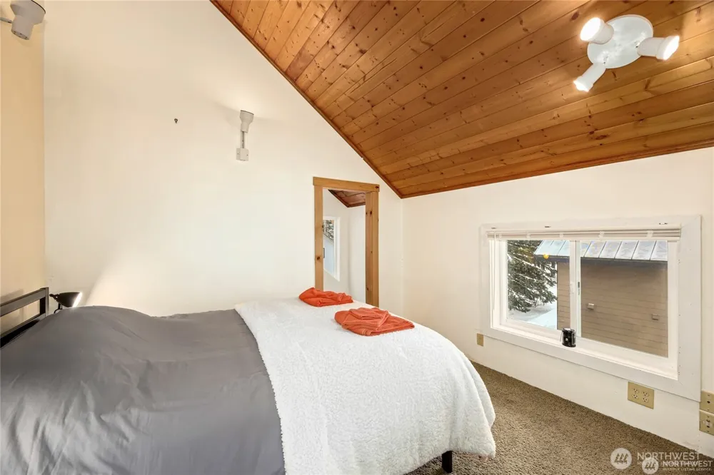 330 Keechelus Drive Snoqualmie Pass, WA 98068