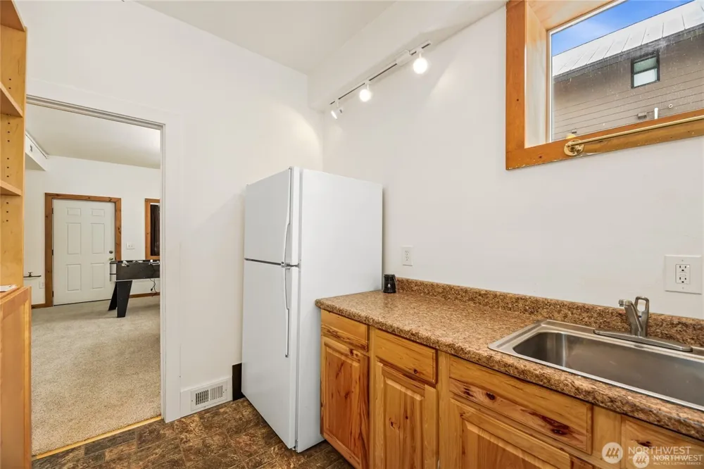 330 Keechelus Drive Snoqualmie Pass, WA 98068