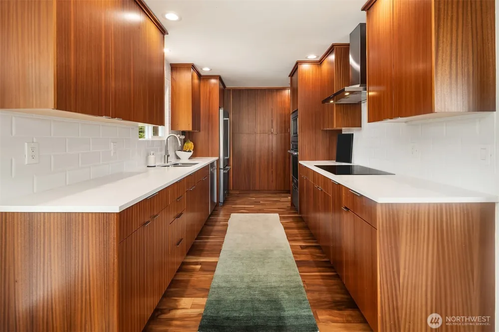6635 57th Avenue NE Seattle, WA 98115