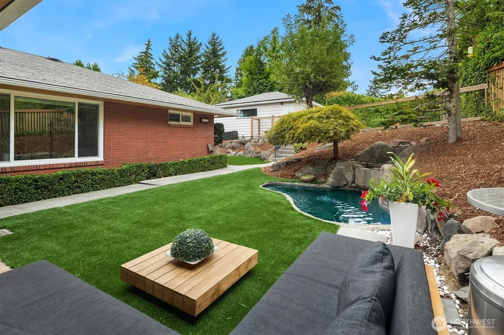6635 57th Avenue NE Seattle, WA 98115