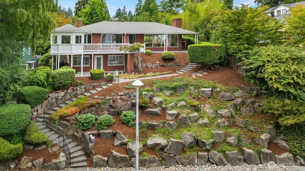 6635 57th Avenue NE Seattle, WA 98115