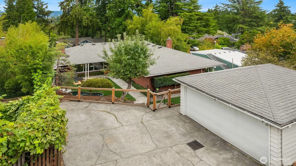 6635 57th Avenue NE Seattle, WA 98115