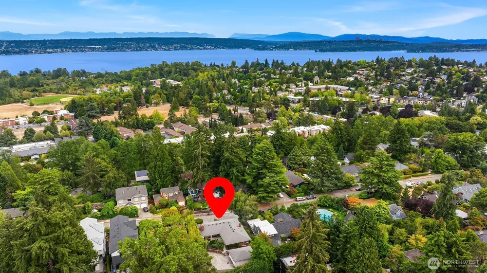 6635 57th Avenue NE Seattle, WA 98115