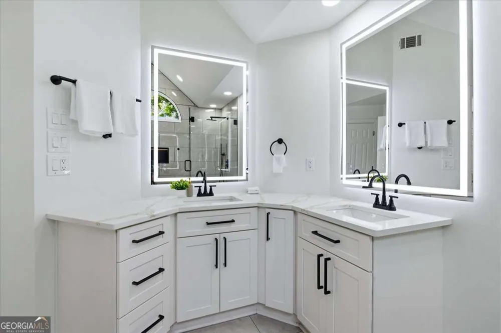 5059 Club Vista PT Stone Mountain, GA 30088