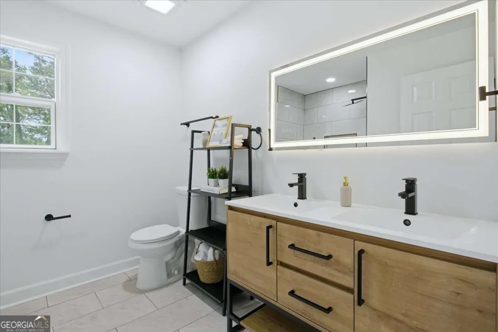 5059 Club Vista PT Stone Mountain, GA 30088