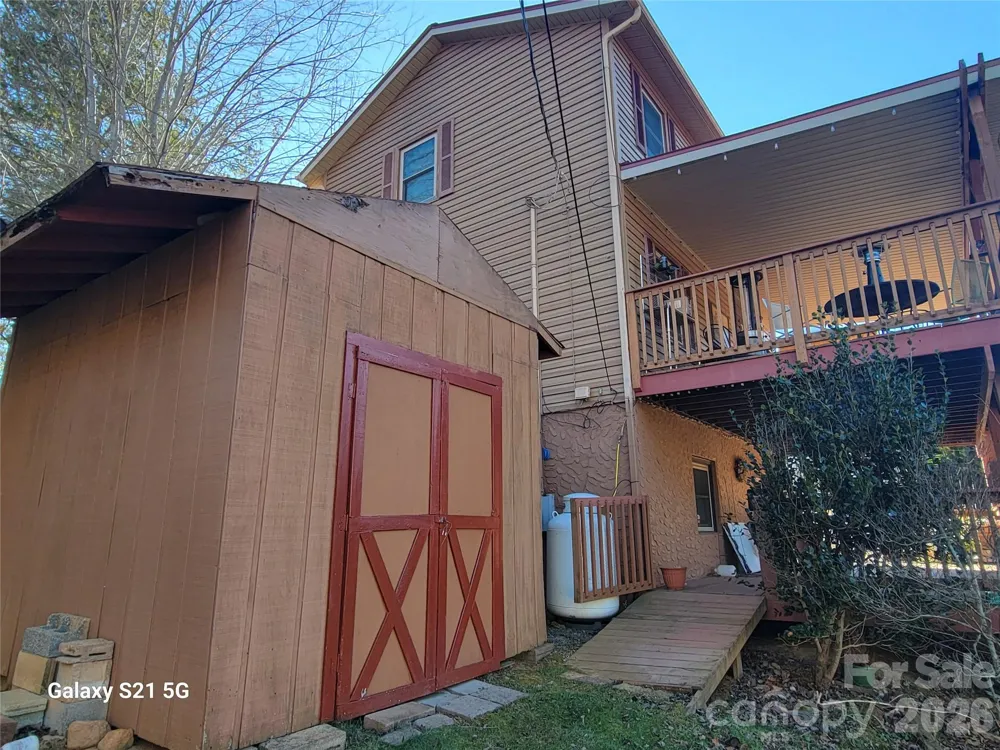 507 Utah Mountain Road Waynesville, NC 28785
