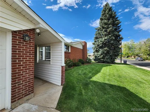 1026 W Princeton Place Englewood, CO 80110