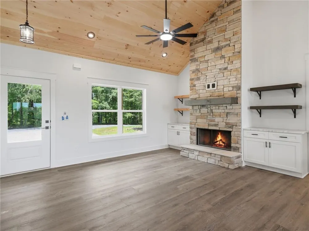 1521 Azure Lane Ranger, GA 30734