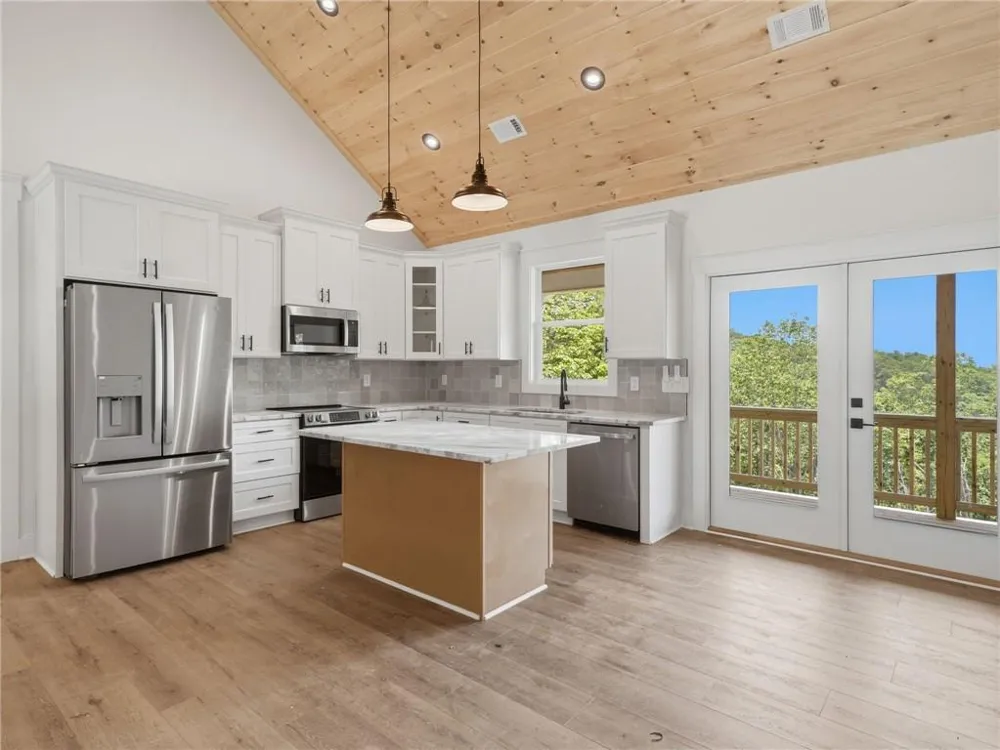 1521 Azure Lane Ranger, GA 30734