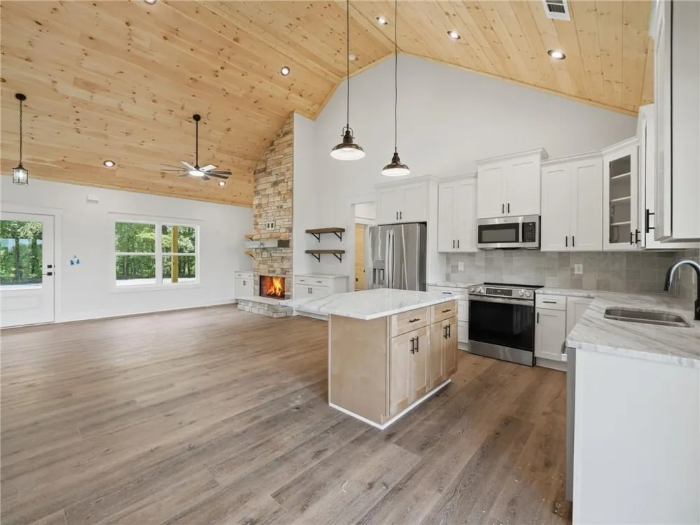 1521 Azure Lane Ranger, GA 30734