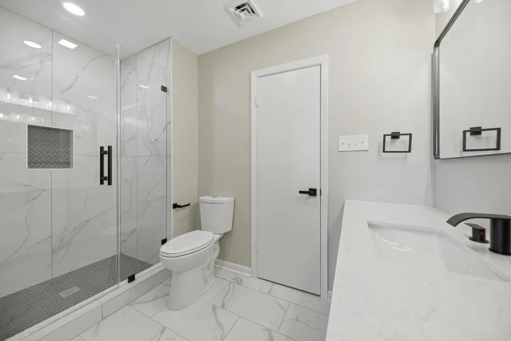 687 Bending Oaks Drive Bellville, TX 77418