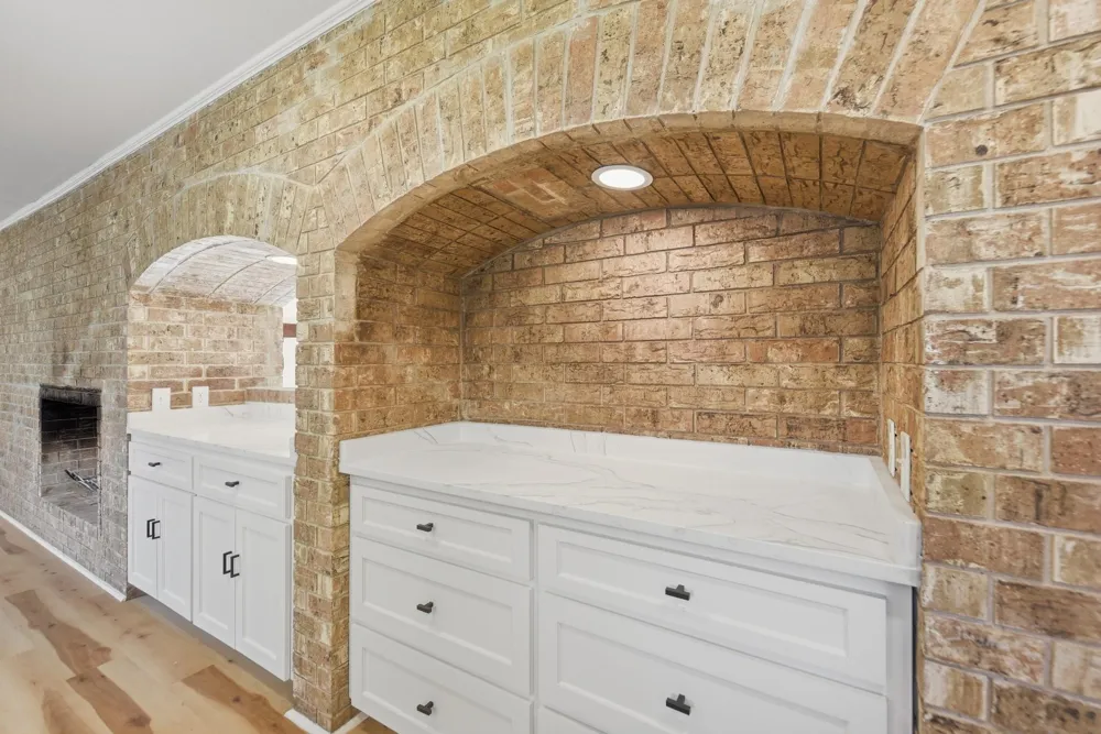 687 Bending Oaks Drive Bellville, TX 77418