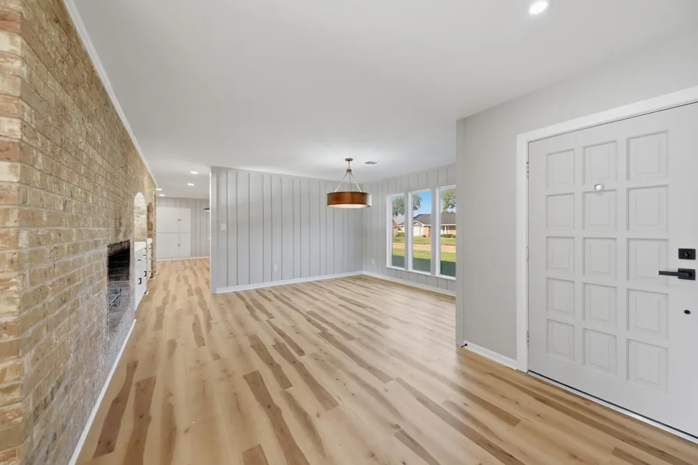 687 Bending Oaks Drive Bellville, TX 77418