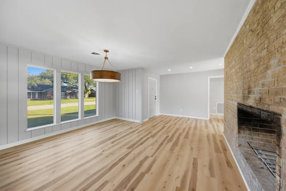 687 Bending Oaks Drive Bellville, TX 77418