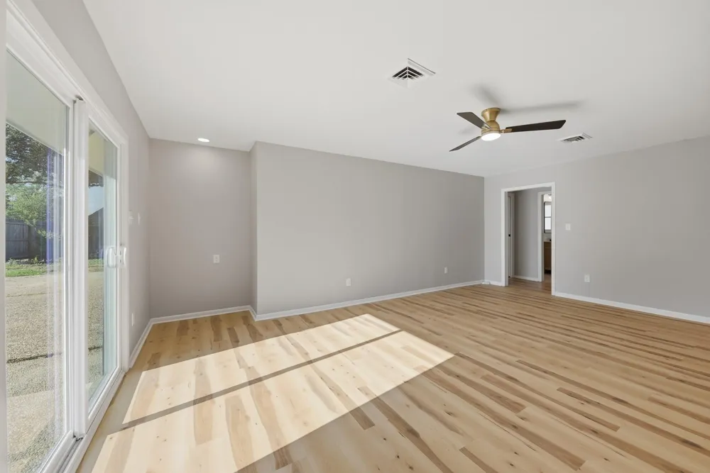 687 Bending Oaks Drive Bellville, TX 77418