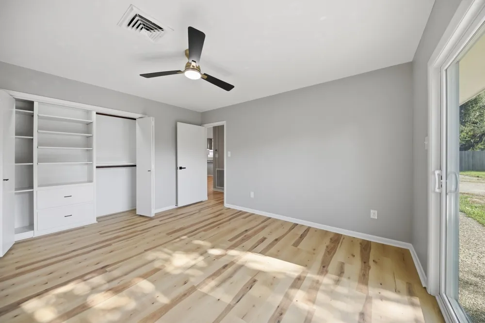 687 Bending Oaks Drive Bellville, TX 77418