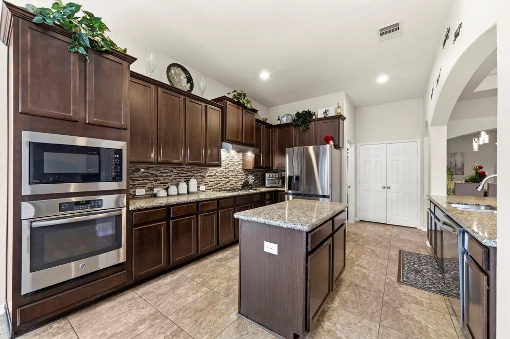 4329 S Meridian Greens Drive Dickinson, TX 77539