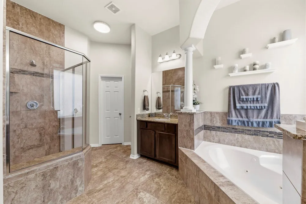 4329 S Meridian Greens Drive Dickinson, TX 77539