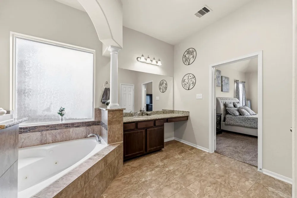 4329 S Meridian Greens Drive Dickinson, TX 77539
