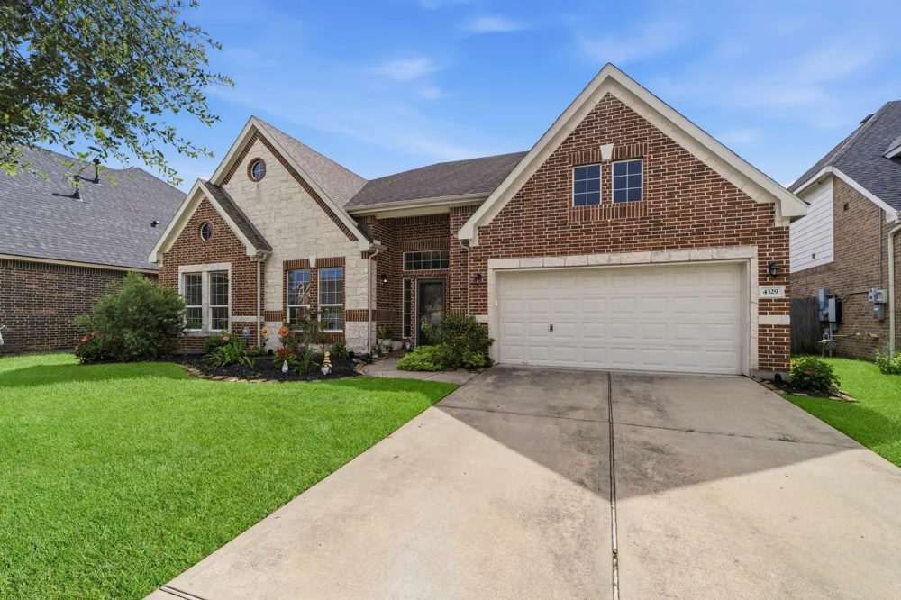 4329 S Meridian Greens Drive Dickinson, TX 77539