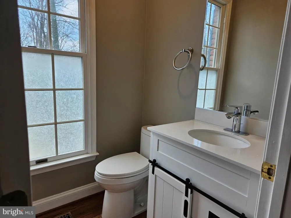 1711 RITCHIE HIGHWAY Annapolis, MD 21409