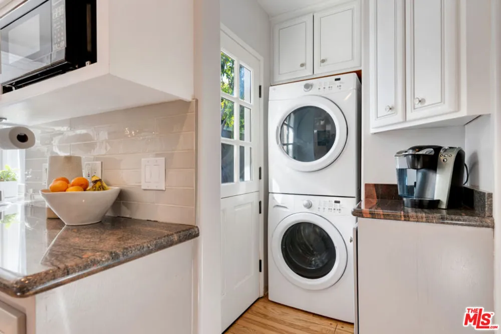 10933 Ayres Avenue Los Angeles, CA 90064