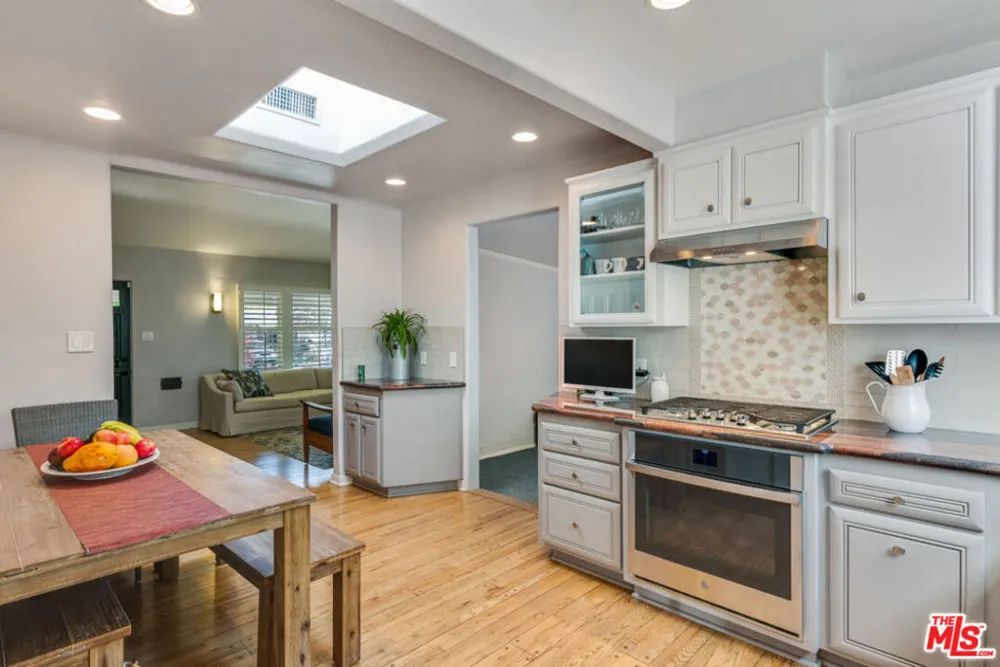 10933 Ayres Avenue Los Angeles, CA 90064