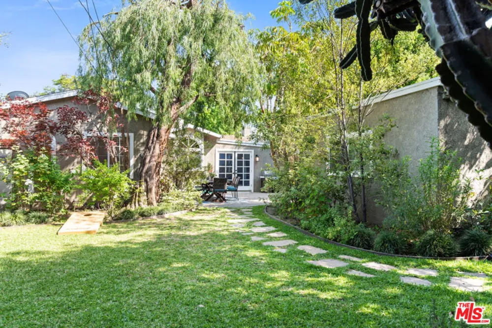 10933 Ayres Avenue Los Angeles, CA 90064