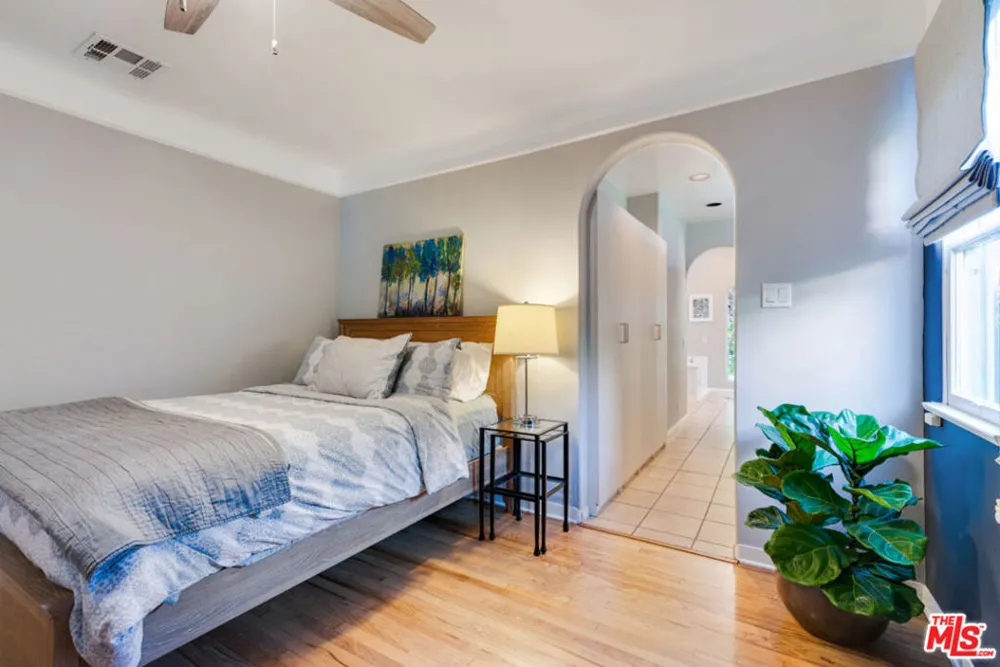 10933 Ayres Avenue Los Angeles, CA 90064
