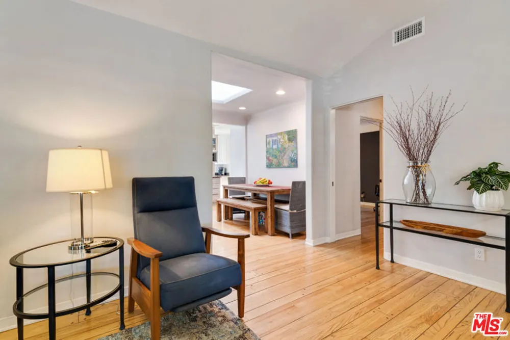 10933 Ayres Avenue Los Angeles, CA 90064