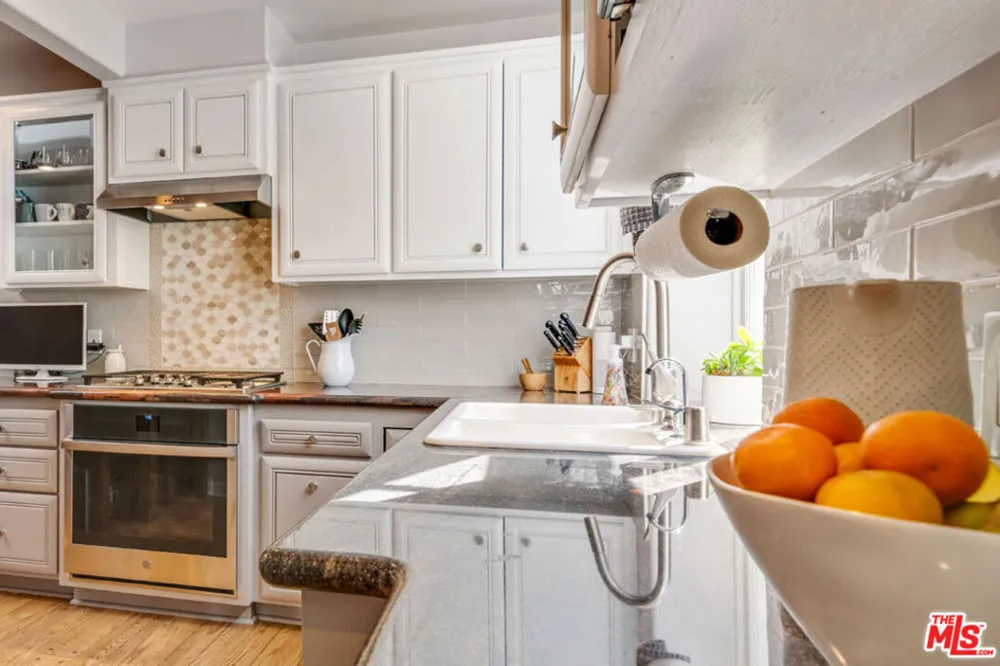 10933 Ayres Avenue Los Angeles, CA 90064