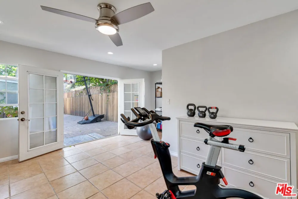 10933 Ayres Avenue Los Angeles, CA 90064