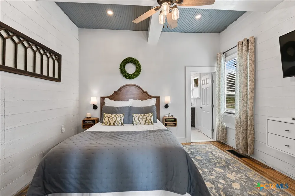 701 S Gilbert Road Edna, TX 77957