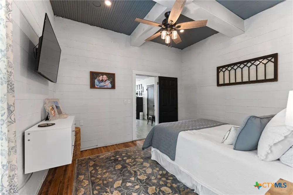701 S Gilbert Road Edna, TX 77957