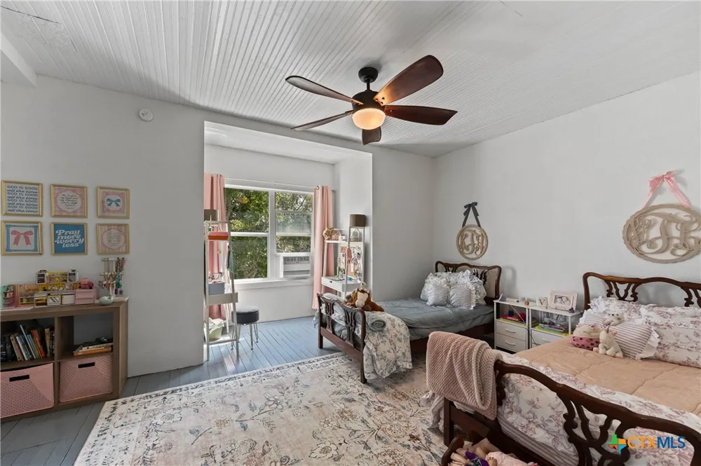 701 S Gilbert Road Edna, TX 77957